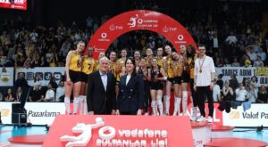 VakıfBank Raih Gelar Liga Turki Usai Tundukkan Fenerbahçe di Final Dramatis